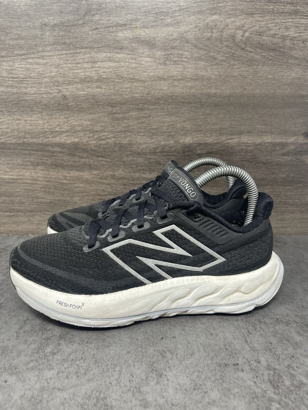 New Balance Fresh Foam X Vongo v6 Size 6 Womens Black White Stability Running
